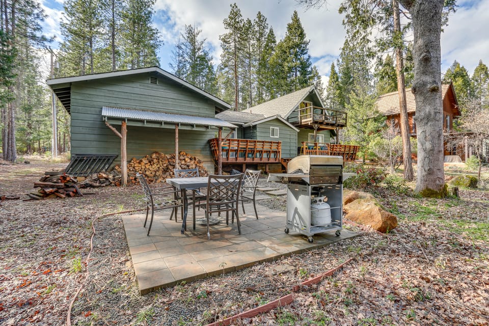 2 Mi to Trinity Lake: Forest-View Gem w/ Hot Tub! House in California