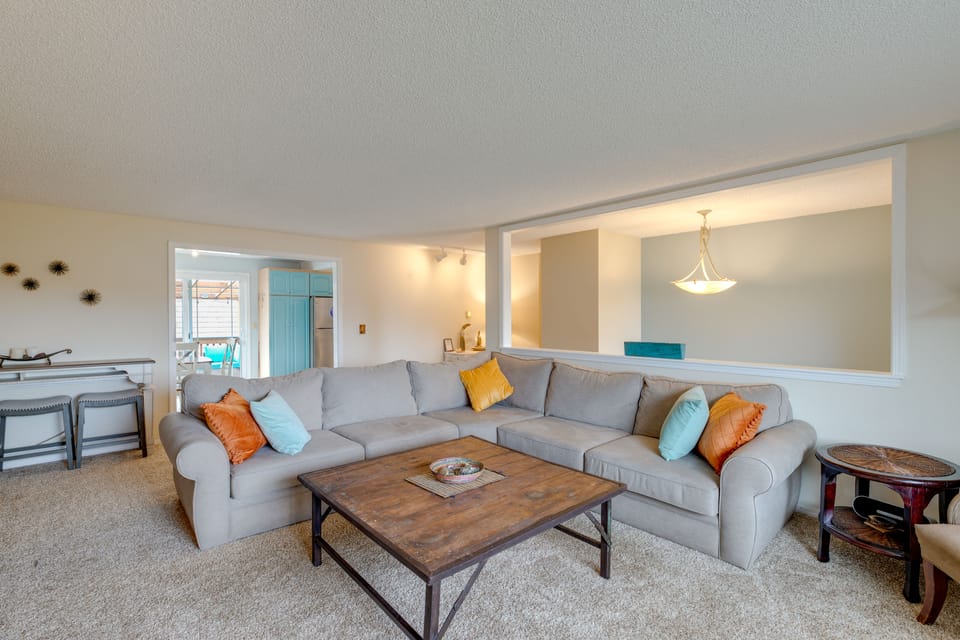 Rockaway Beach Vacation Rental: Walk to Ocean House in Rockaway Beach