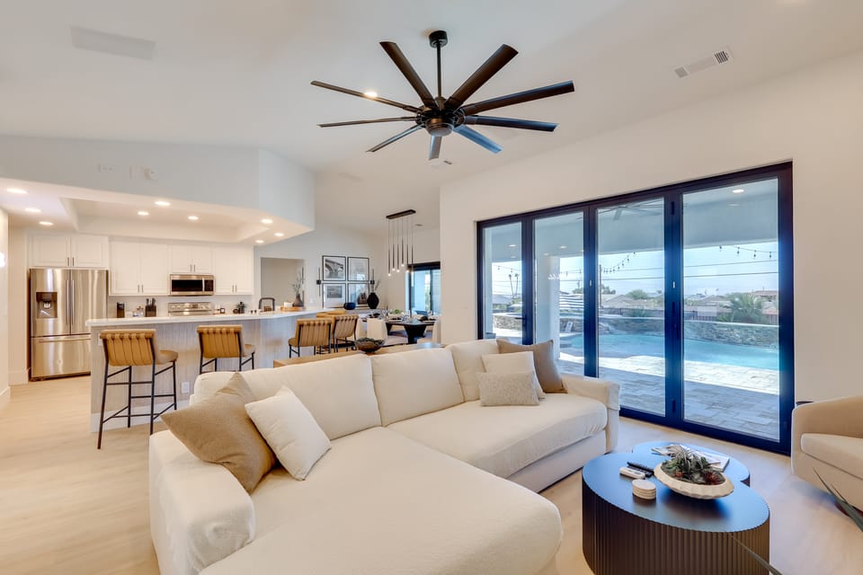 4 Mi to Dtwn: Luxe Gem w/ Pool in Lake Havasu City House in Lake Havasu City