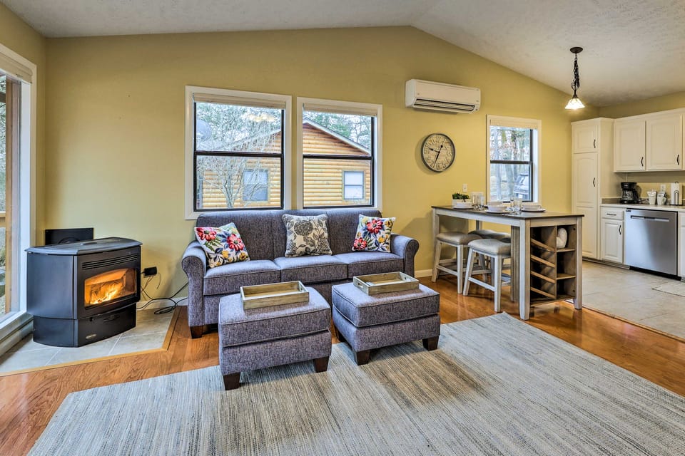 Lake Views: Table Rock Lake Retreat w/ Fenced Yard House in Table Rock Lake