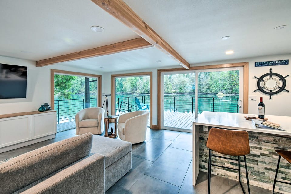 Dreamy Bayfront Cabin w/ View, Dock & Kayaks House in Puget Sound
