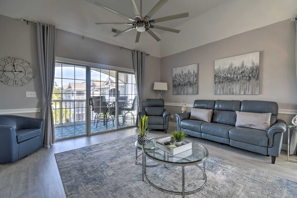 Myrtle Beach Condo: Golf Course + Pool View! Apartment in Carolina Forest