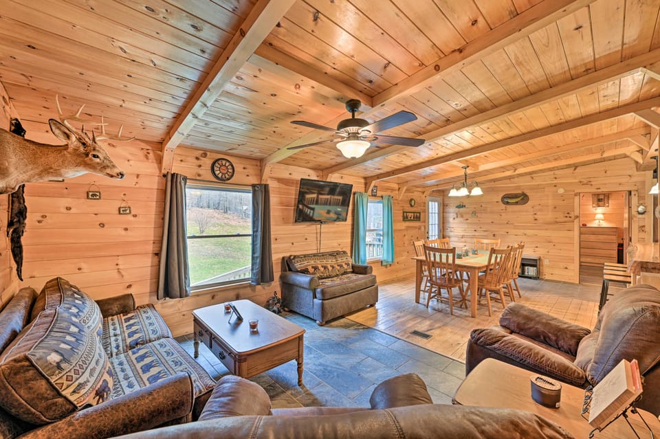 Otego Home w/ Hot Tub: Near All Star Village! House in Pennsylvania