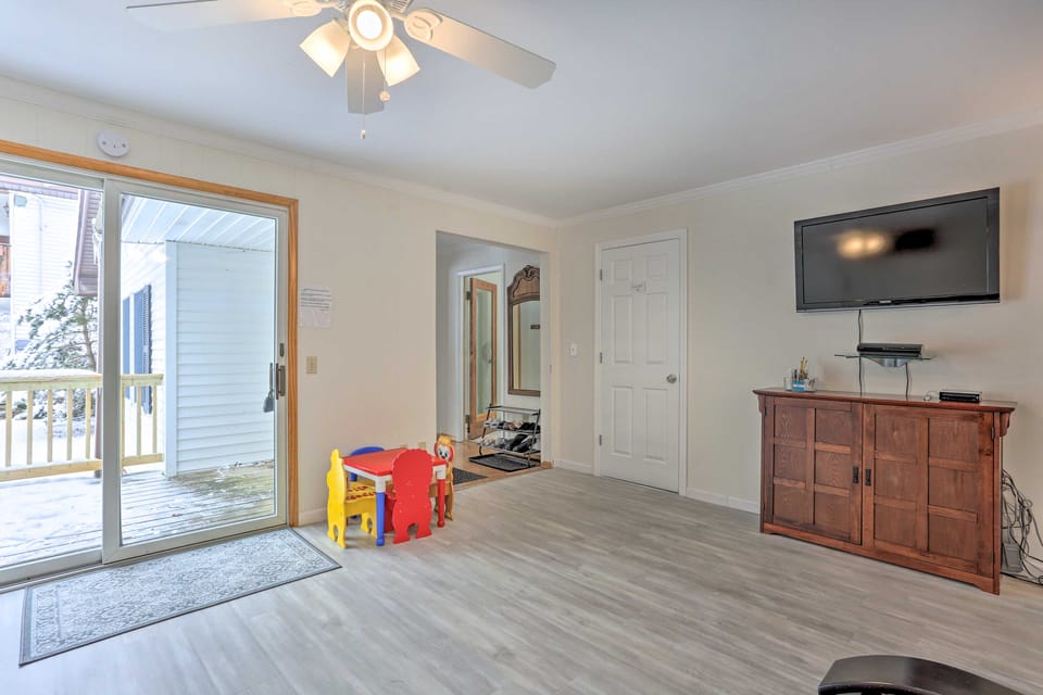 Large Greeley House w/ 2 Game Rooms + Yard! House in Pennsylvania