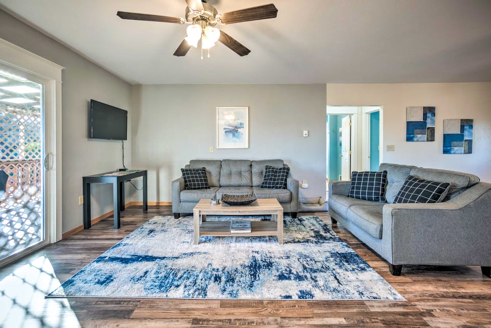 Fire Pit & Bay Views: North Bend Home! House in Coos Bay