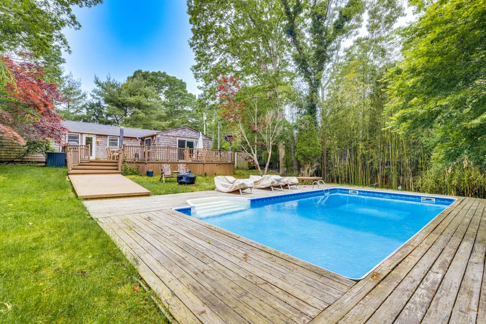 Hamptons Vacation Rental w/ Saltwater Pool Cottage in The Hamptons