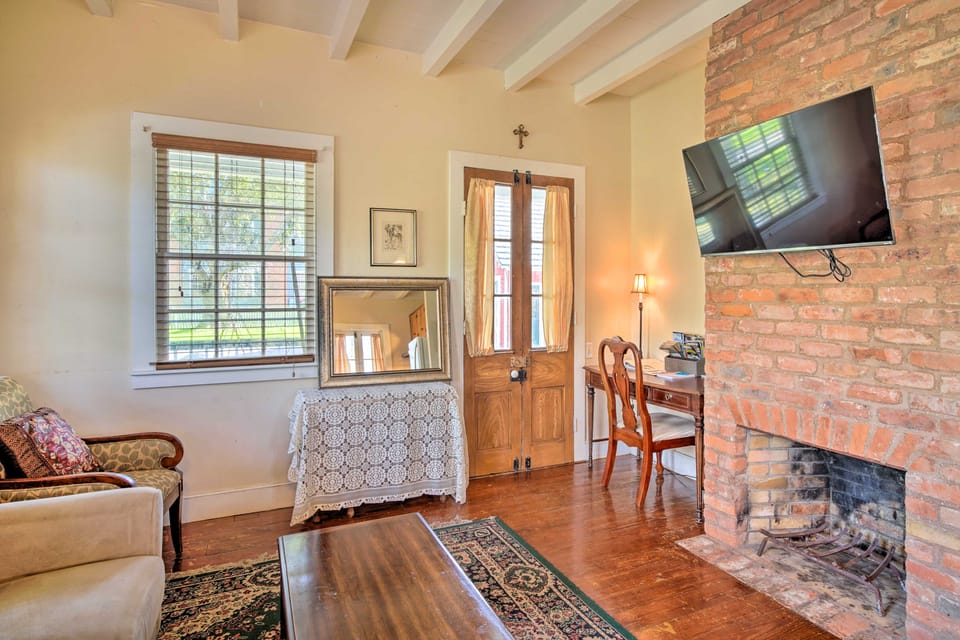 Idyllic Houma Vacation Rental on Shared Pond! Cottage in Louisiana