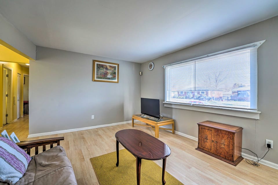 Inkster Home Near Airport & Henry Ford Museum House in Inkster