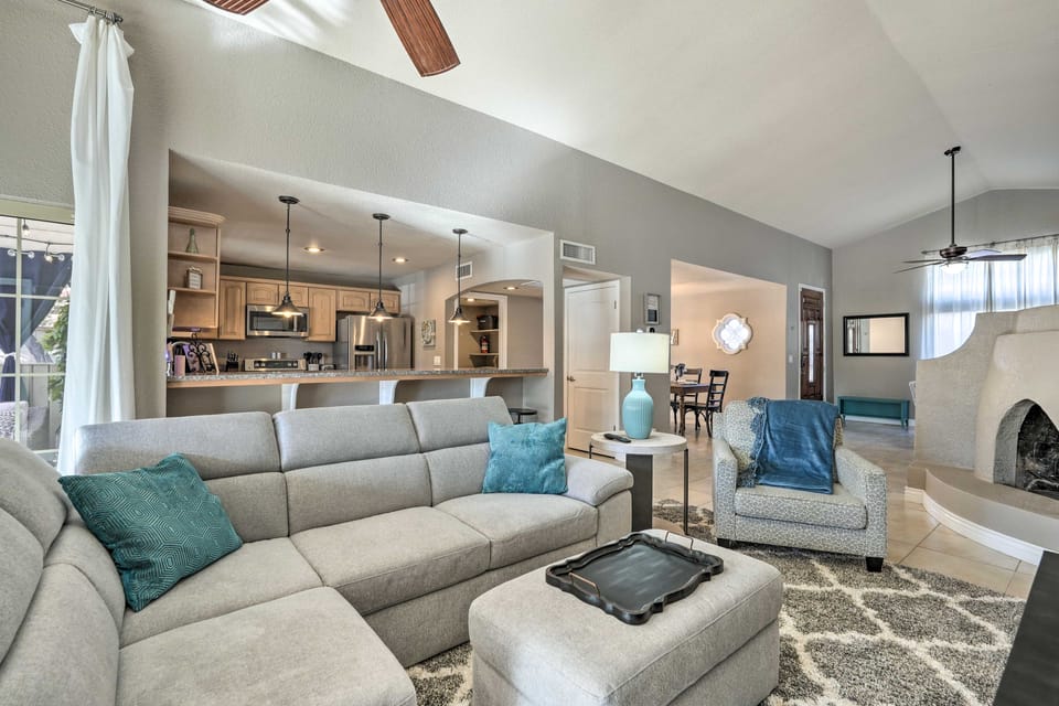Near Golf! Snowbird Poolside Escape in Scottsdale House in Phoenix