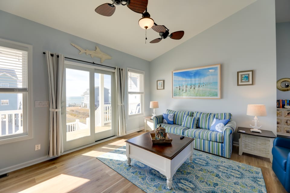 Waterview Home w/ Sunset & Lighthouse Views House in Harkers Island