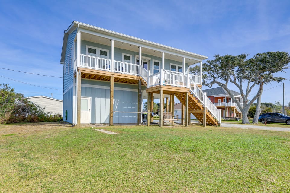 Waterview Home w/ Sunset & Lighthouse Views House in Harkers Island