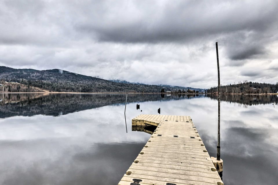 Lakefront Mount Vernon Home w/ Private Dock! House in Washington