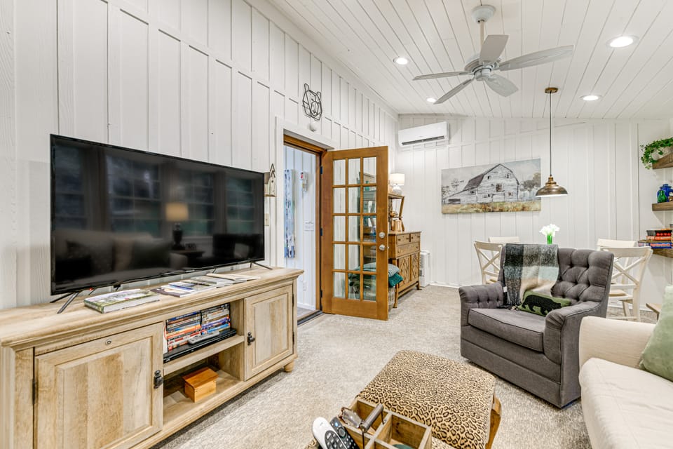 Highlands Vacation Rental - Walk to Main St! Cottage in Highlands