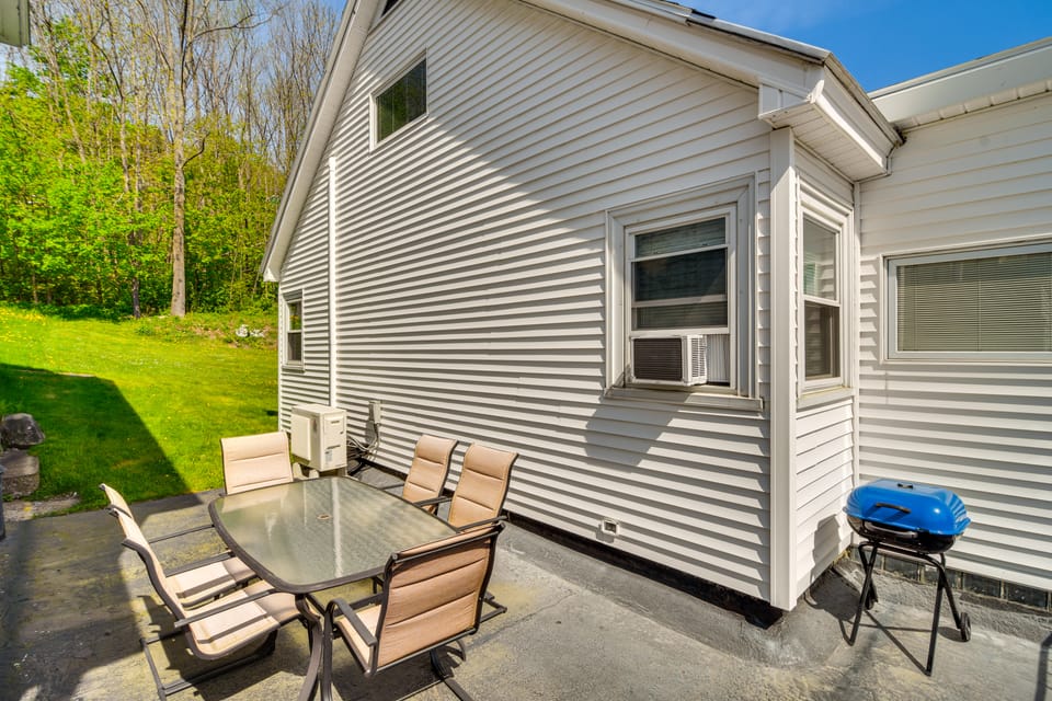 Cozy Home w/ ATV Trail Access in Berlin! House in New Hampshire