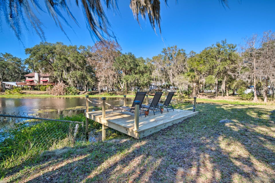 Waterfront Studio w/ Dock Access in Inglis! Apartment in Florida