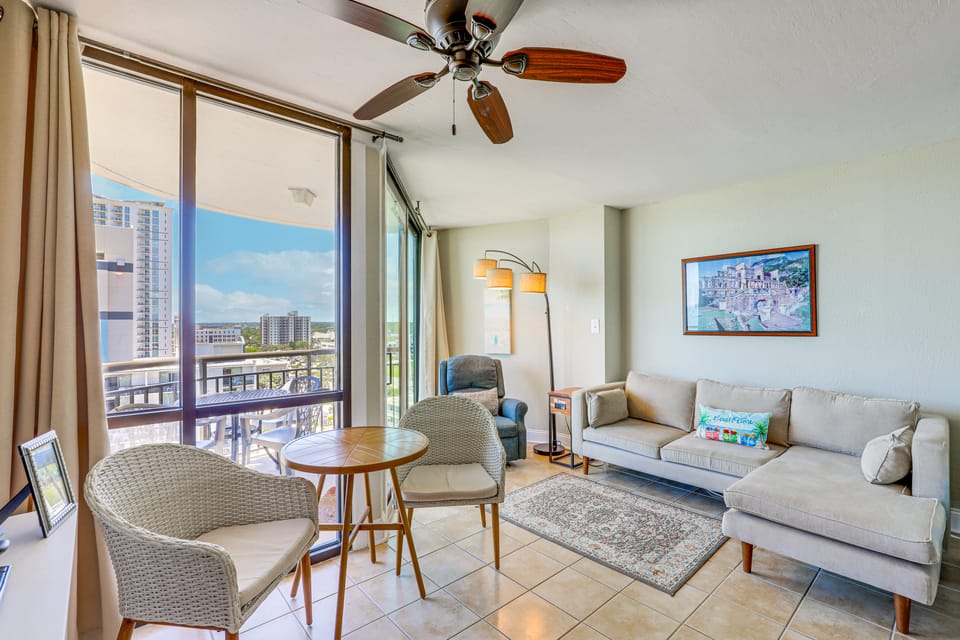 Walk to Shore: Condo w/ 2 Pools in Myrtle Beach Apartment in Myrtle Beach