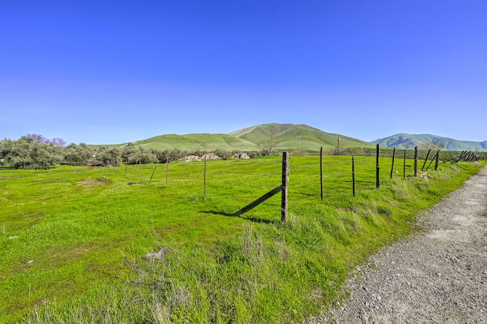 Peaceful Ranch Home w/ Sierra Nevada Views House in Sierra Nevada