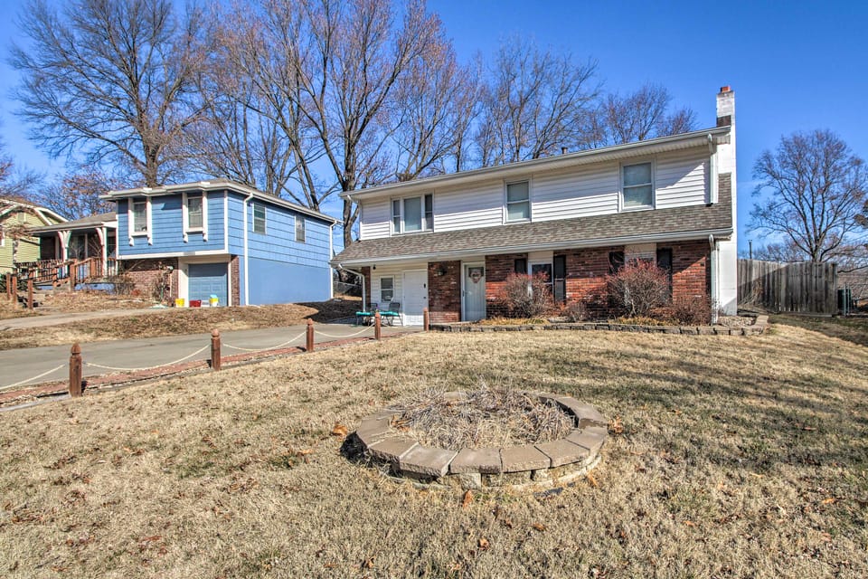 Kansas City Vacation Rental - 10 Mi to Dtwn! House in Kansas City