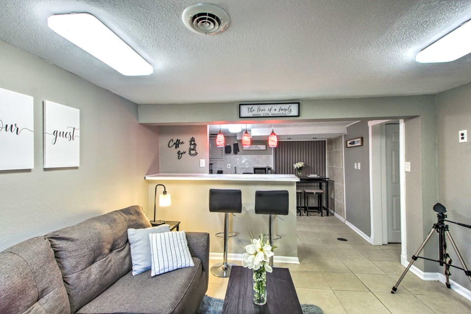Kansas City Vacation Rental - 10 Mi to Dtwn! House in Kansas City