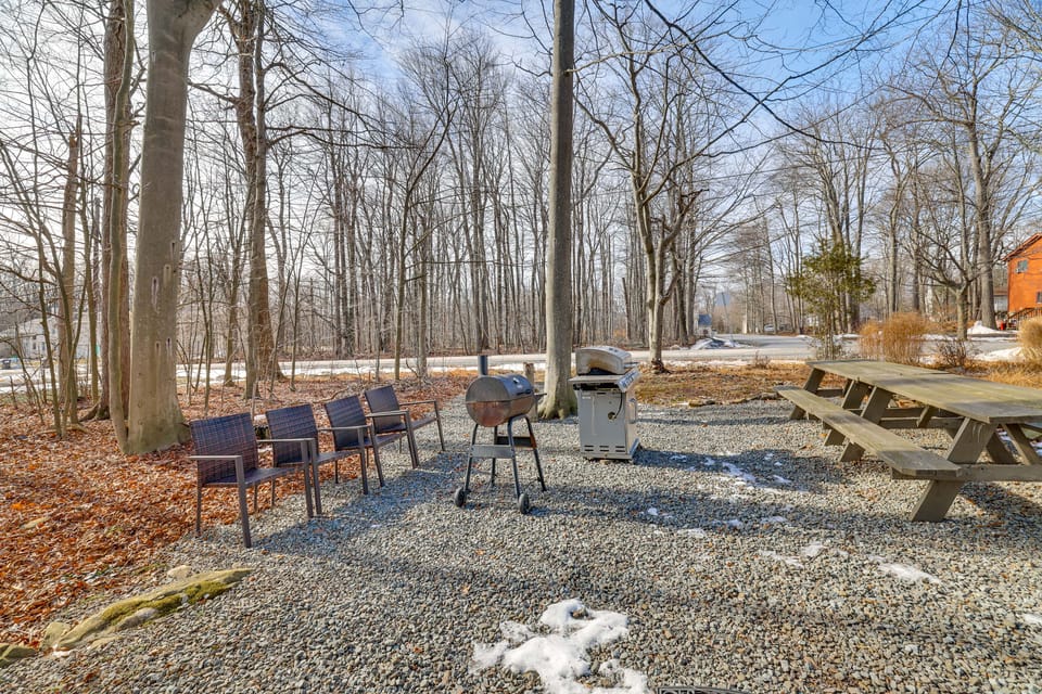 8 Mi to Tobyhanna State Park: Poconos Home! House in Coolbaugh Township