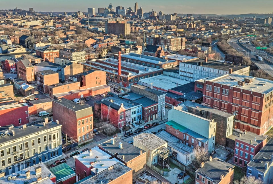 Cincinnati Retreat w/ Patio & Grill! House in Over The Rhine