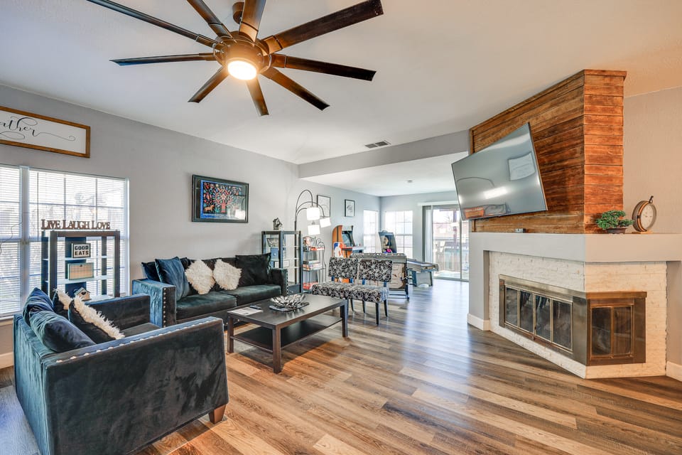 San Antonio Retreat w/ Fenced Pool, Near SeaWorld House in San Antonio