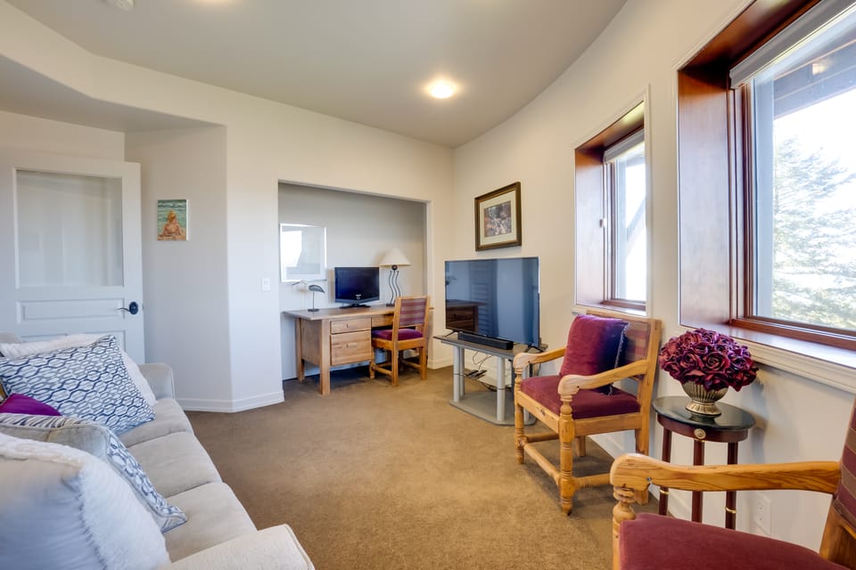 Stunning 360 Ocean Views, Near Redwoods NP! Apartment in California
