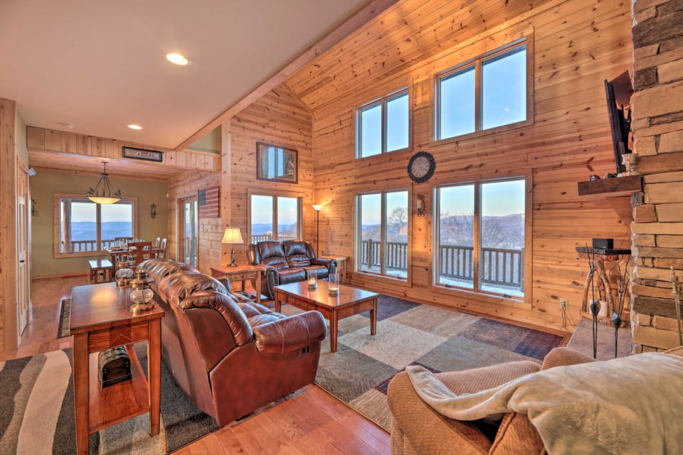 Spacious Slaty Fork Home ~ 12 Mi to Snowshoe House in Shenandoah Valley