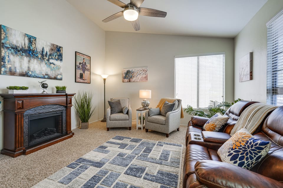 Relax Poolside in Mesa: Family Home 12 Mi to Dtwn House in Superstition Springs