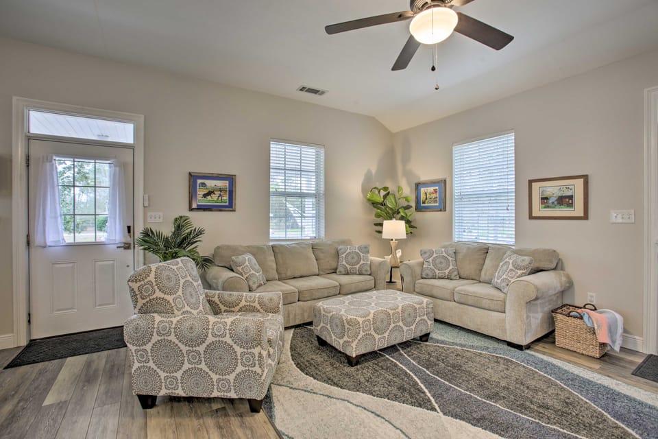 Waveland Home Near Beach: Pets Allowed! Cottage in Waveland