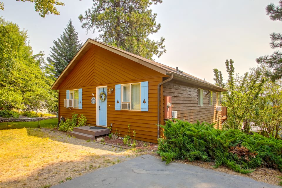 Cave Bay Vacation Rental w/ Game Room! Cottage in Kootenai County