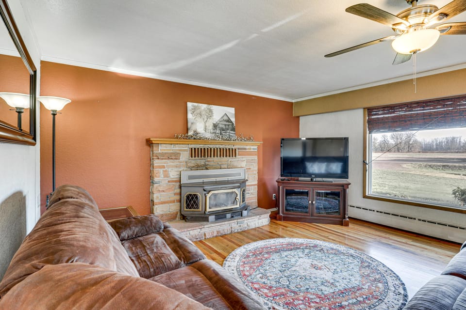 Secluded Albany Escape, Pet Friendly w/ Fee House in Willamette Valley