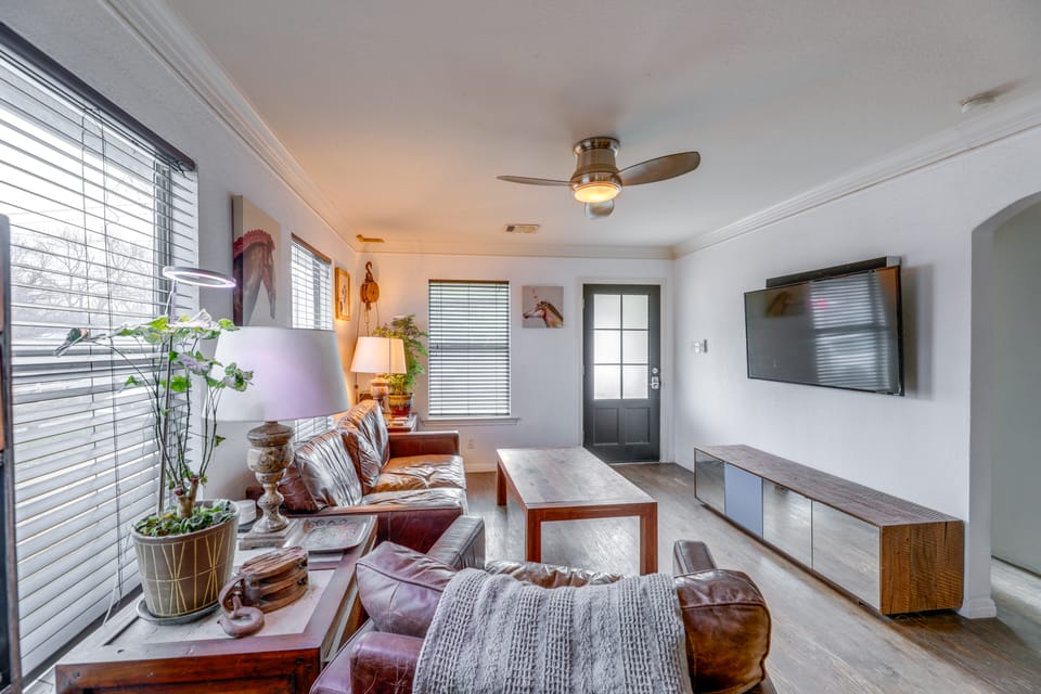 Pet-Friendly Austin Home w/ Private Yard + Deck! House in Austin