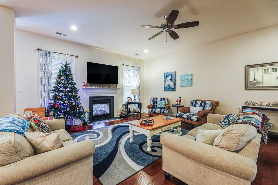 Shuttle to Beach: 'Shore Thing' Home in Ocean View House in Sussex County