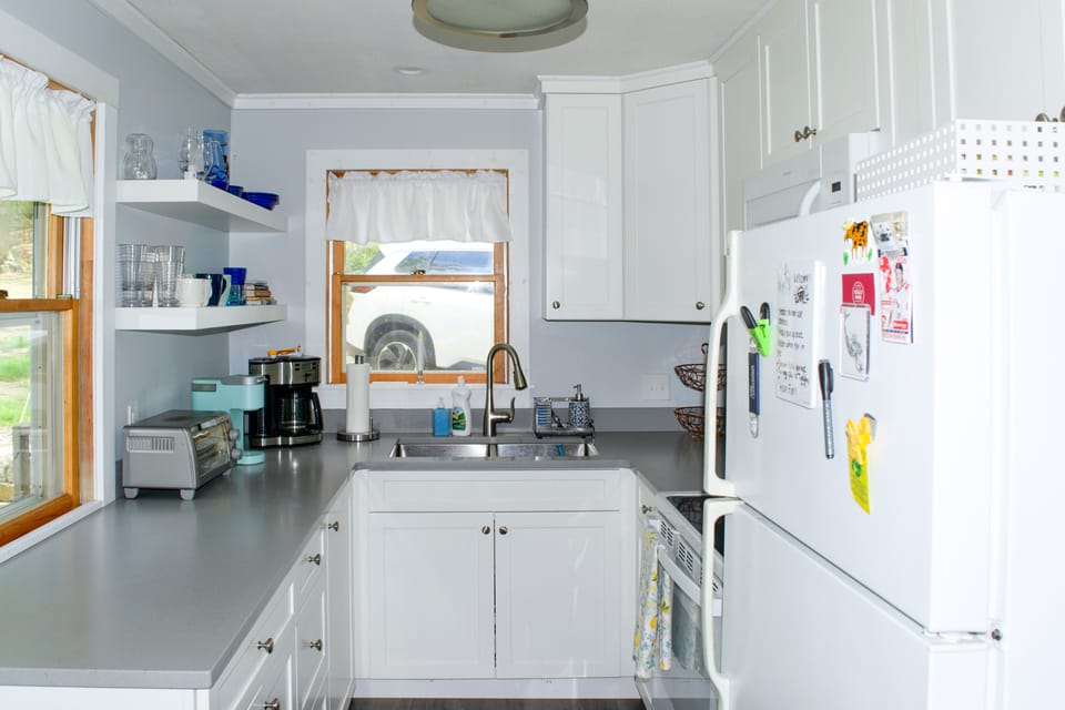 Cozy Waterfront Cottage on Montsweag Bay! Cottage in Westport