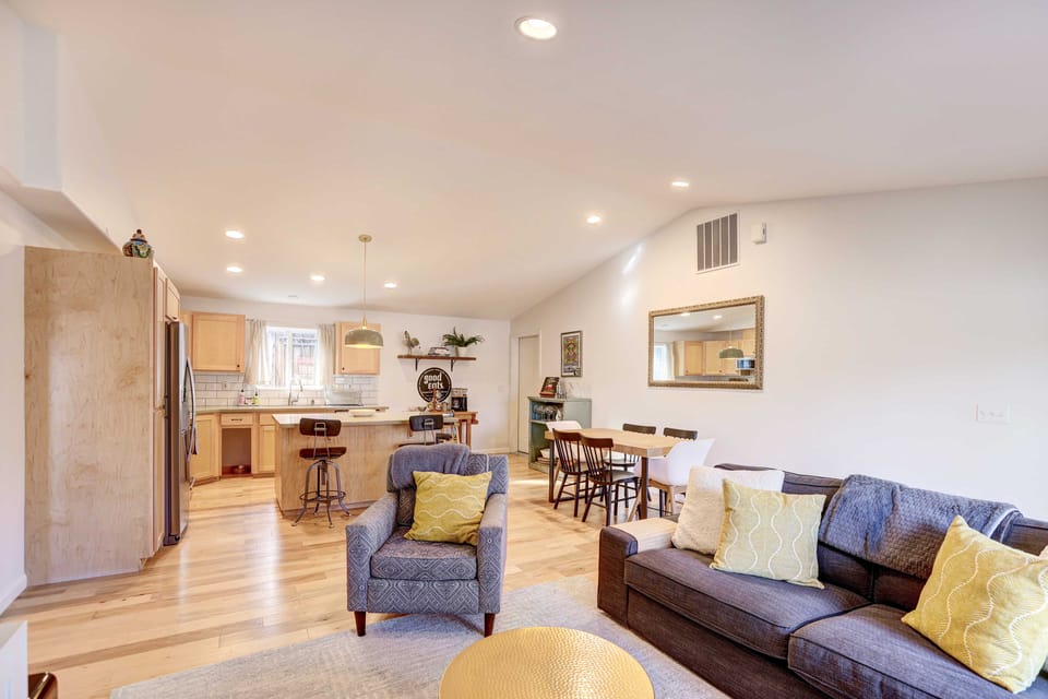 Pet-Friendly Bend Rental, Walk to Galveston Ave! House in Bend