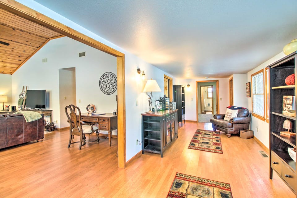 Pet-Friendly Cabin in Pinetop-Lakeside! House in Arizona