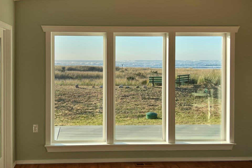 Beachfront Westport Home w/ Deck! House in Grayland