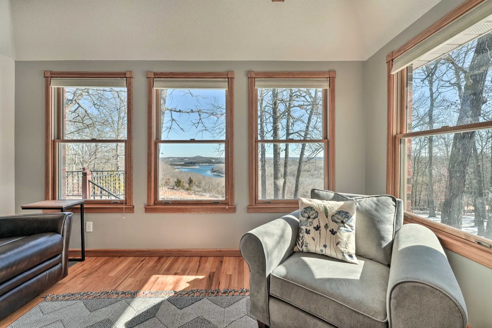 Lake-View Retreat w/ Fire Pit in Mountain Home! House in Norfork Lake