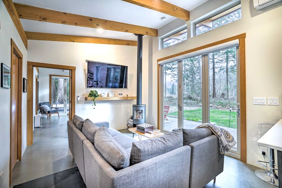 Heated Swim Spa! 15-Acre Cabin on Skykomish River House in Washington