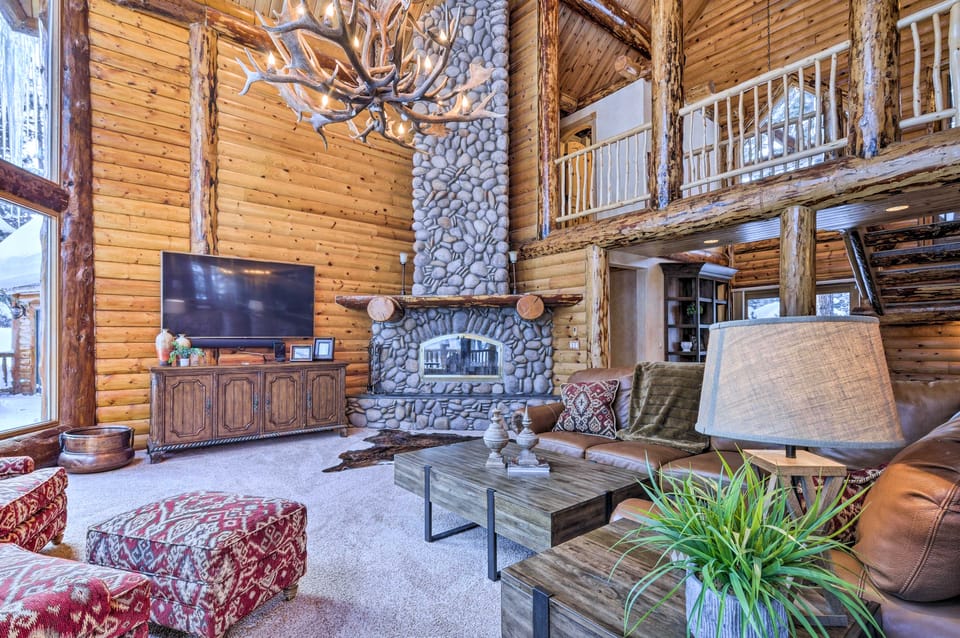 Delightful Duck Creek Village Cabin w/ Deck! House in Utah