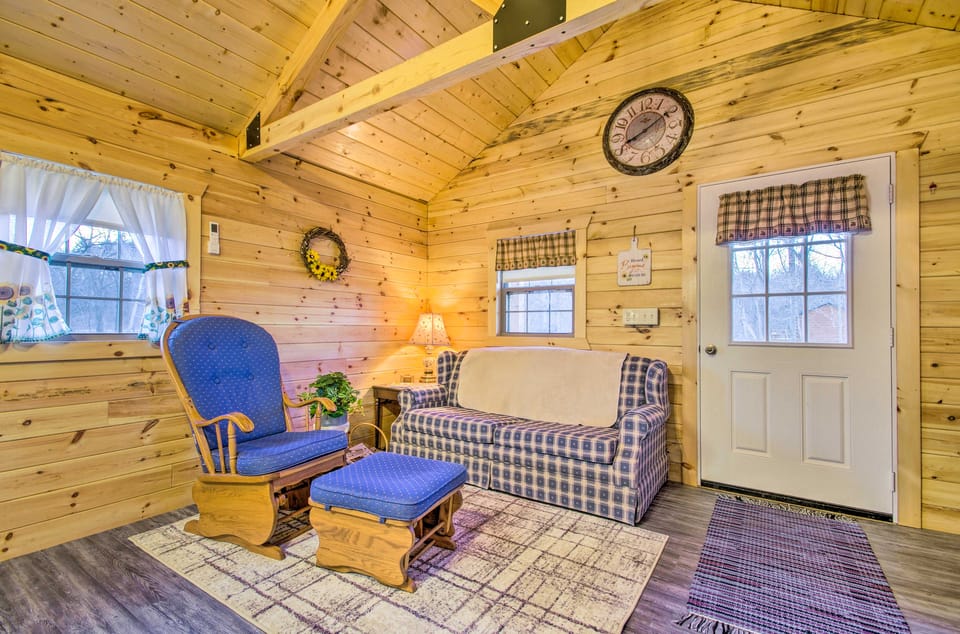 Florence Cabin w/ On-Site Creek! House in Ozark Mountains