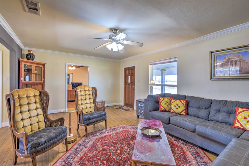 Charming Palmer Family Home on 5 Acres! House in Texas
