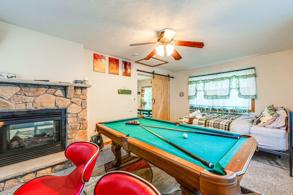 Private Hot Tub + Lake Access: Poconos Escape! House in Coolbaugh Township