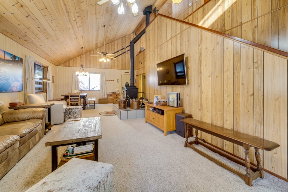 6 Mi to Sugar Bowl Resort: Soda Springs Cabin! House in Sierra Nevada
