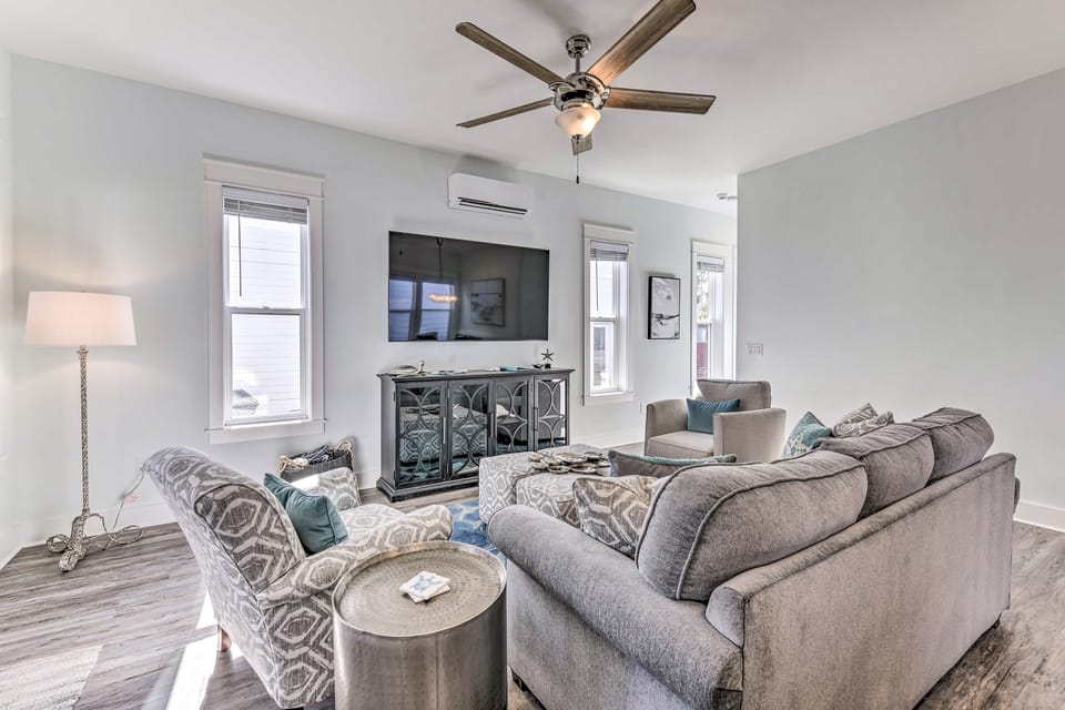 Inlet Beach Escape ~ 1/2 Mi to Beach Access! House in Inlet Beach