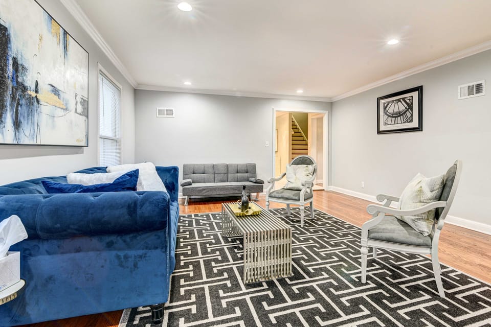 Luxurious Detroit Home - Walk to Golf & Park! House in Detroit