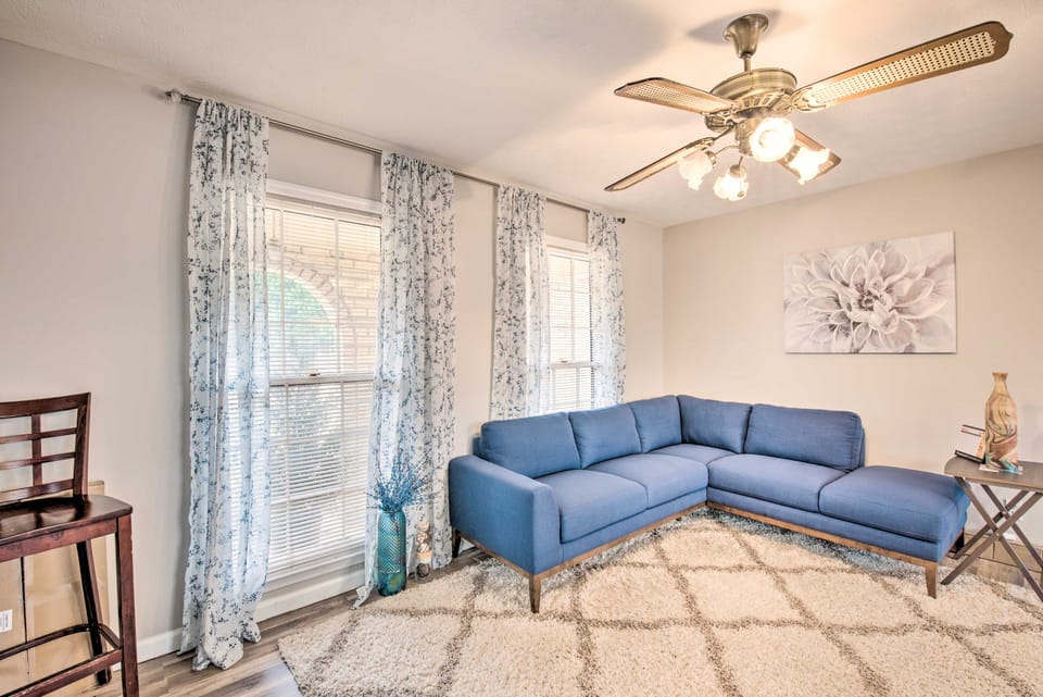 Atlanta Area Vacation Home w/ Yard! House in Douglasville