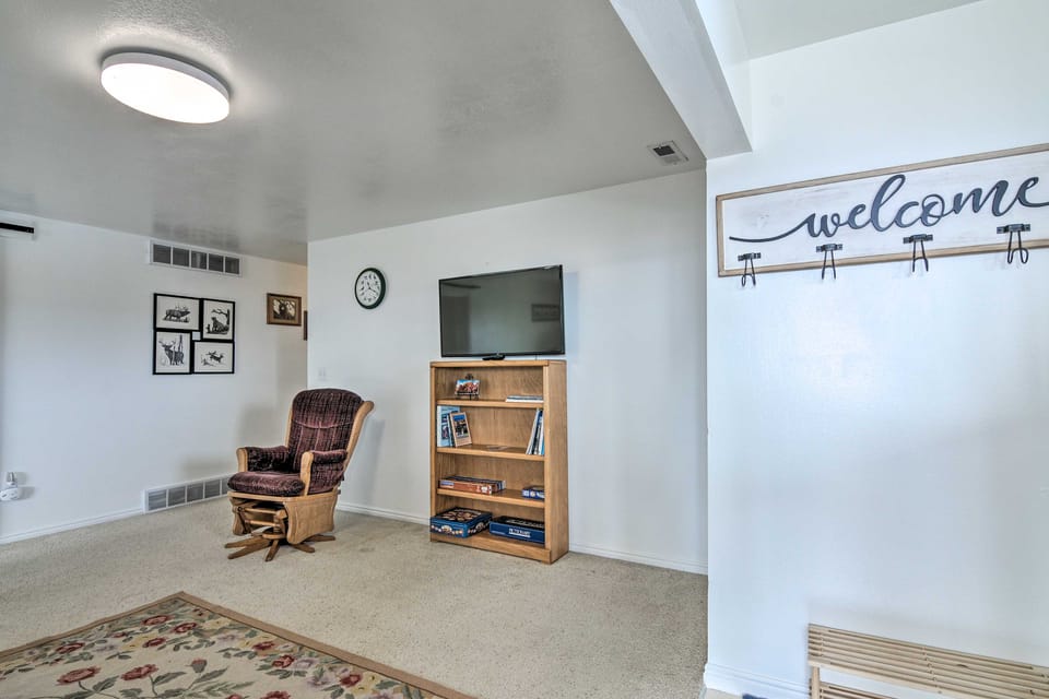 Off-Road Adventure Hub! Aurora Apt w/ Trail Access House in Utah