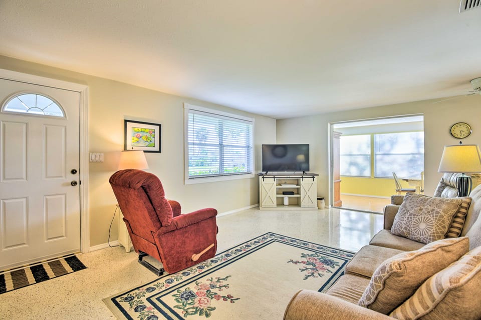 Venice Vacation Rental w/ Pool, Near Beaches House in South Venice
